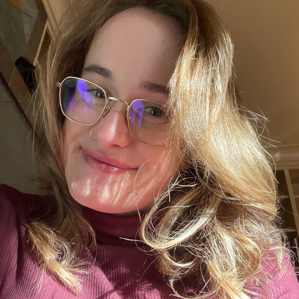 Meet your Posher, Emily